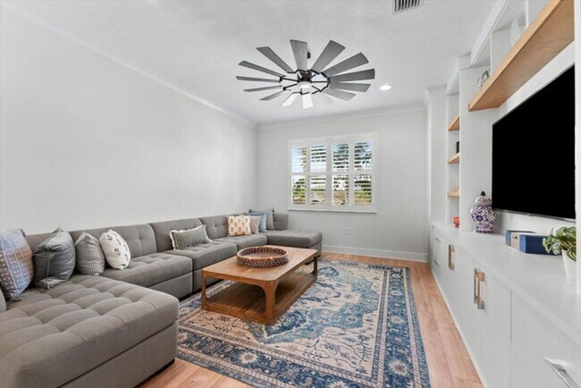 Building Photo - 15398 Sandy Beach Terrace