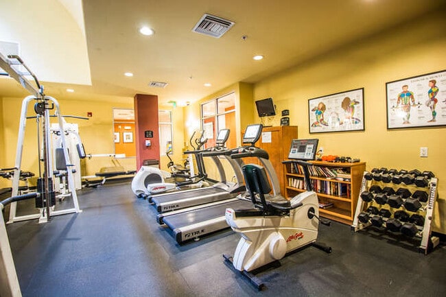 Building Photo - 350 K St