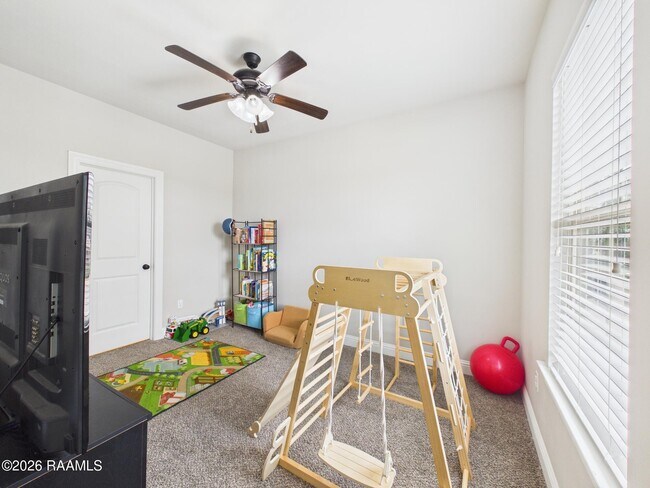 Building Photo - 100 Lacebark Dr