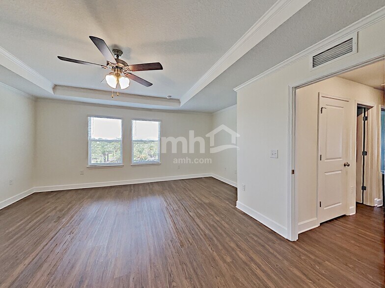 Building Photo - 325 Pine Terrace Dr
