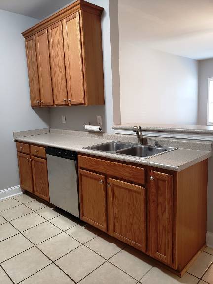 Building Photo - Move in Ready