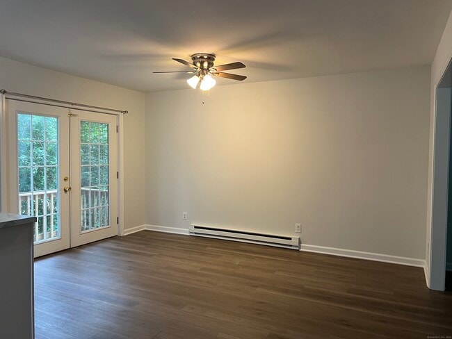 Building Photo - 106 Grove St