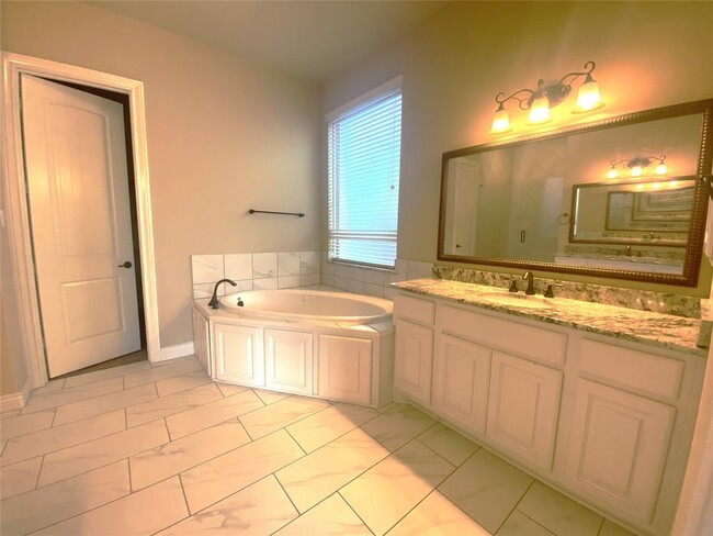 Building Photo - 23302 Preserve Bend Cir