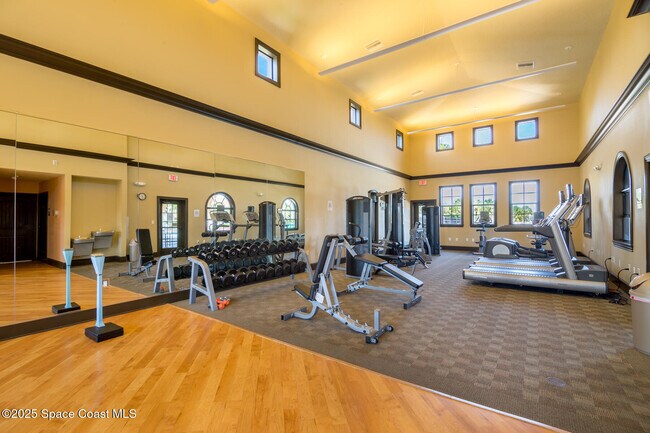 Building Photo - 746 Ventura Dr