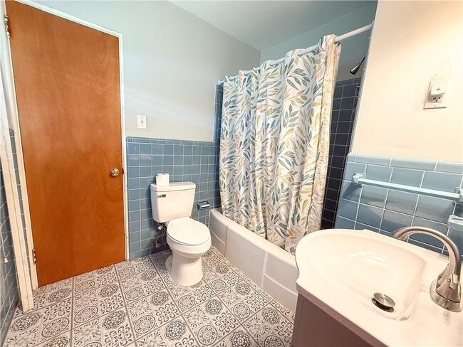 Building Photo - 2772 S Grafhill Dr