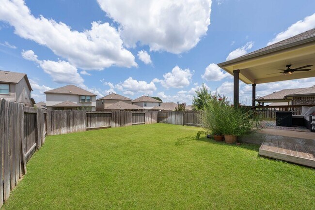 Building Photo - Stylish 3-Bed Home with Pool Access, Island Kitchen & Fenced Yard in New Braunfels