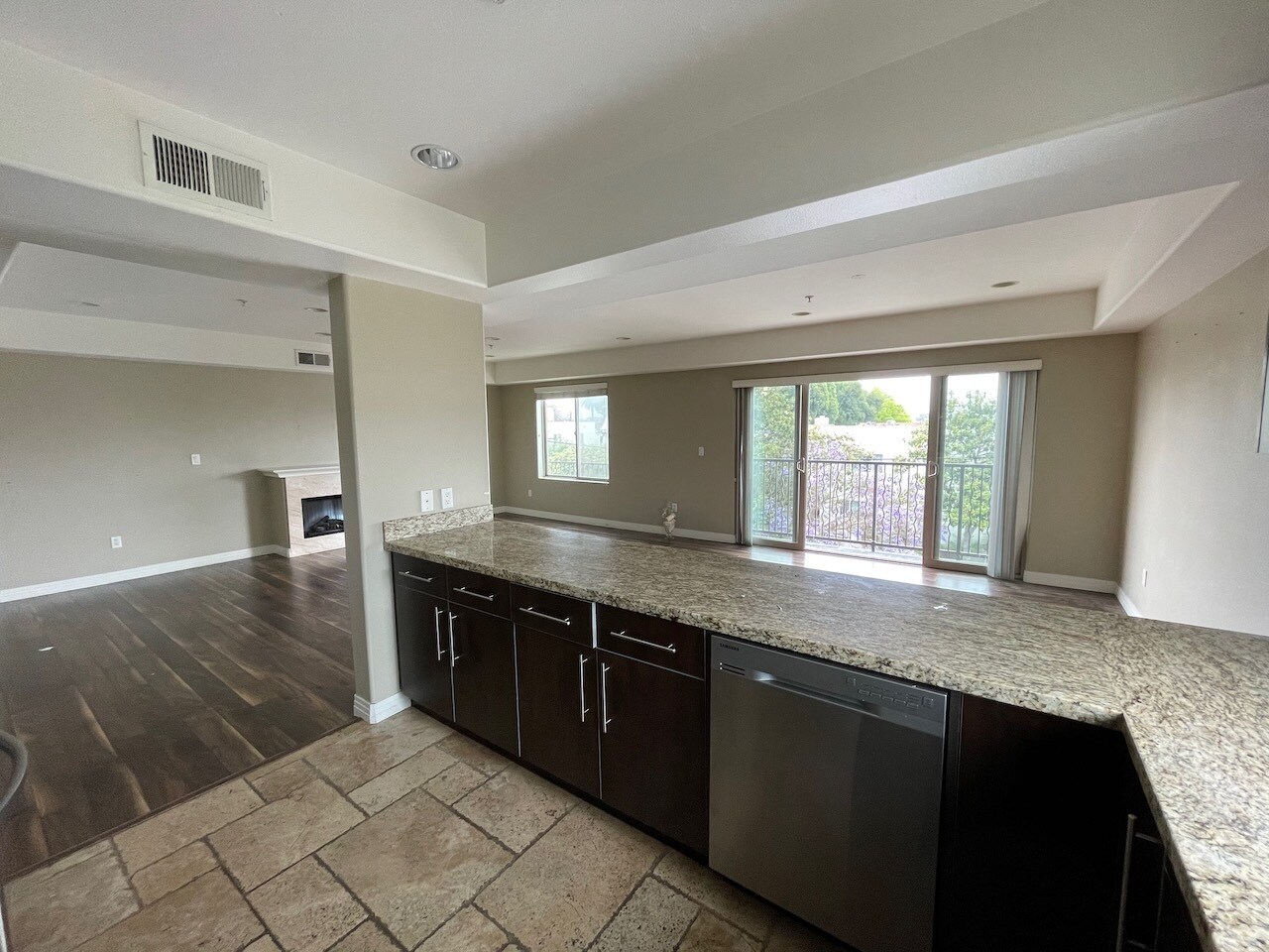 KITCHEN - 1537 S Holt Ave