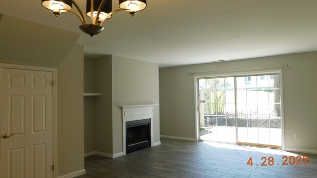 Building Photo - 41 Tamarack Ave
