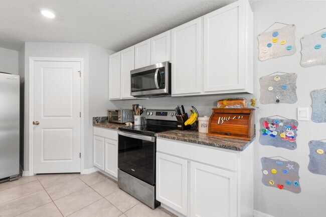 Building Photo - Like New Home For Rent in Creek Preserve