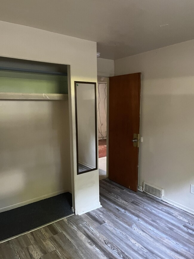 Building Photo - 606 Spartan Ave