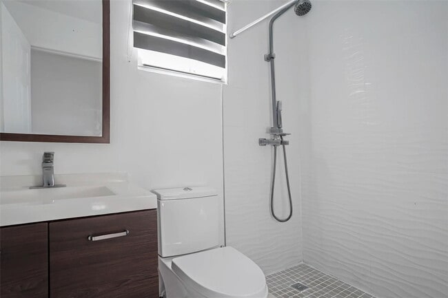 Building Photo - 46 NW 85th Ct