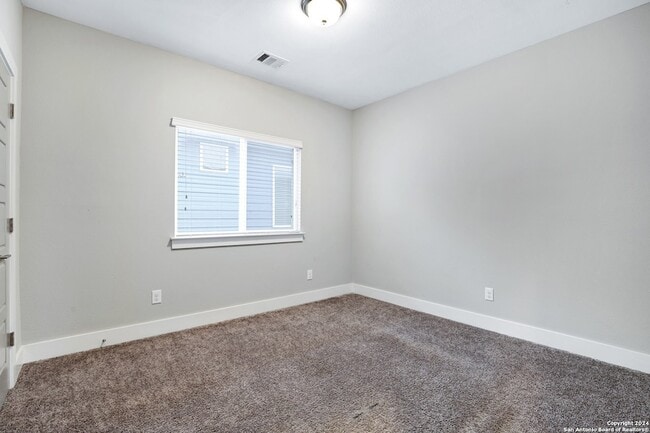 Building Photo - 507 Elmhurst Ave