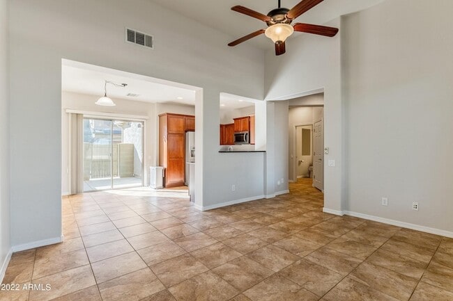 Building Photo - 3983 E Cat Balue Dr