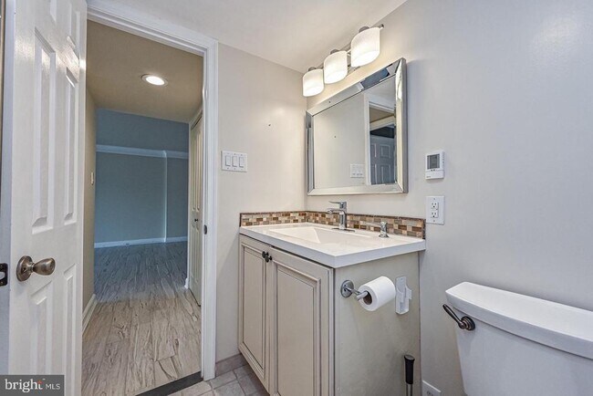 Building Photo - 1300 Army Navy Dr