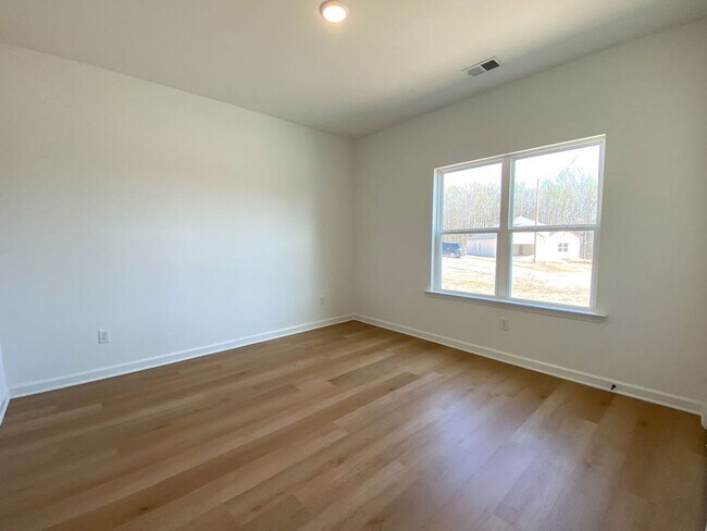 Building Photo - 4 bedroom 2 bath house built in 2024 in new development