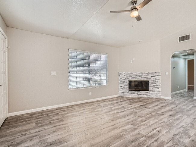 Building Photo - 1411 Santa Margarita St