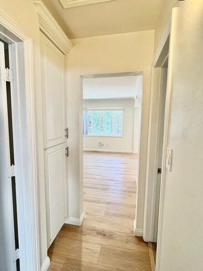 Building Photo - 4141 Wilson Ave