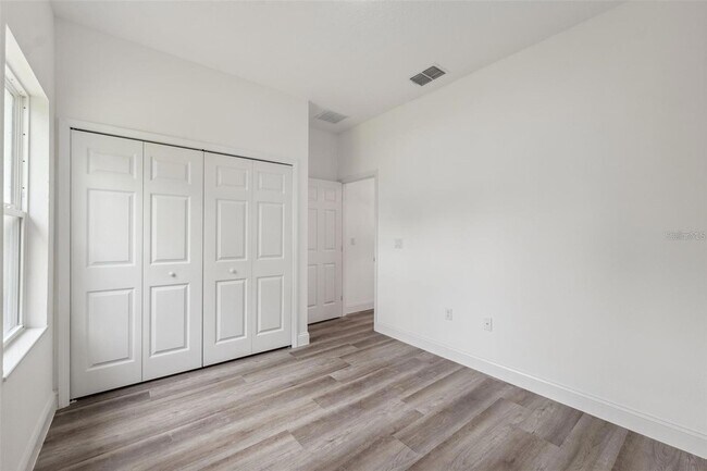 Building Photo - 6062 SW 154th Place Rd