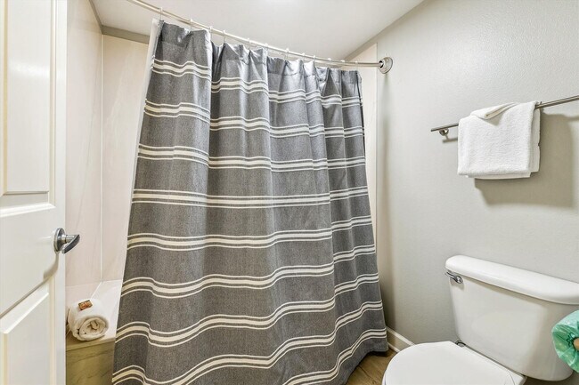 Building Photo - 104 Gulfside Ct