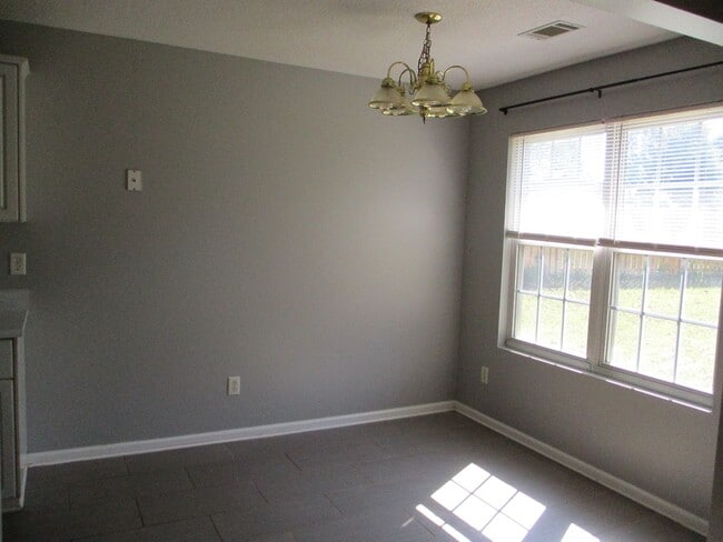Building Photo - Great Location in Columbia County