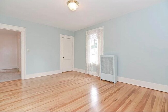 Building Photo - 185 June St