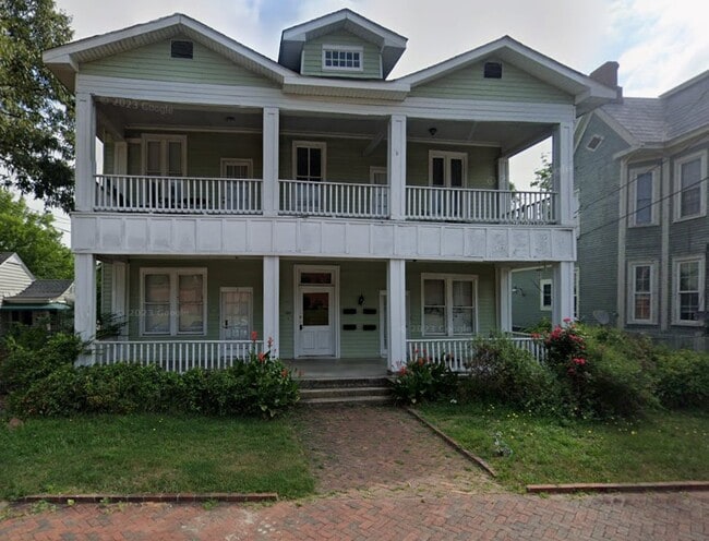 Building Photo - 1045 Bond St
