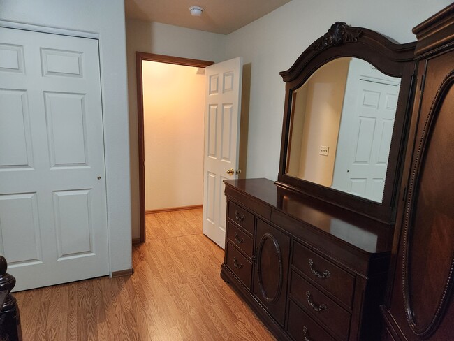 Building Photo - 4965 Universal Heights