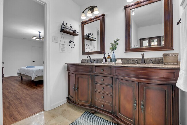 Building Photo - 5755 Cartagena St