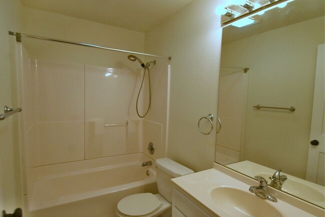 Building Photo - 4bd/3ba Mukilteo House