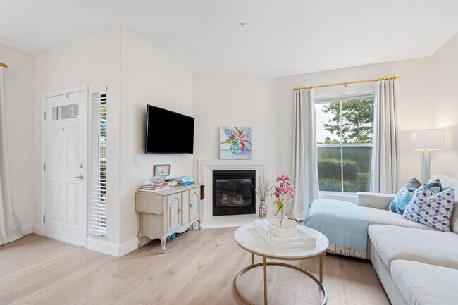 Building Photo - Single story condo in Natomas!