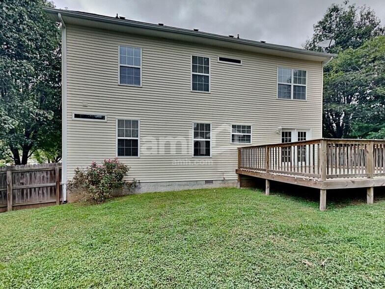 Building Photo - 101 Shelter Cove