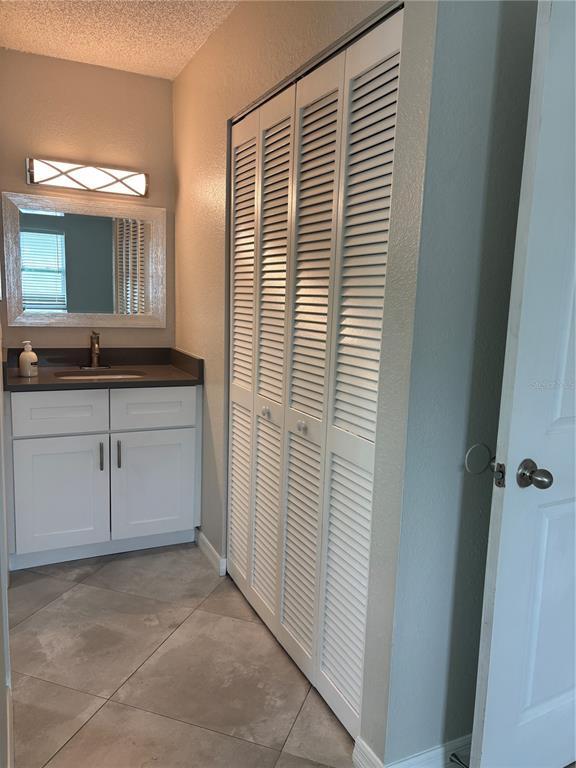 Building Photo - 5839 Erin Ln S