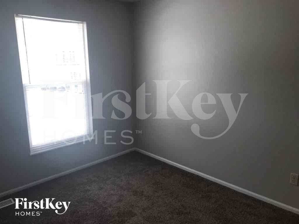 Building Photo - 4801 Greenburg Dr