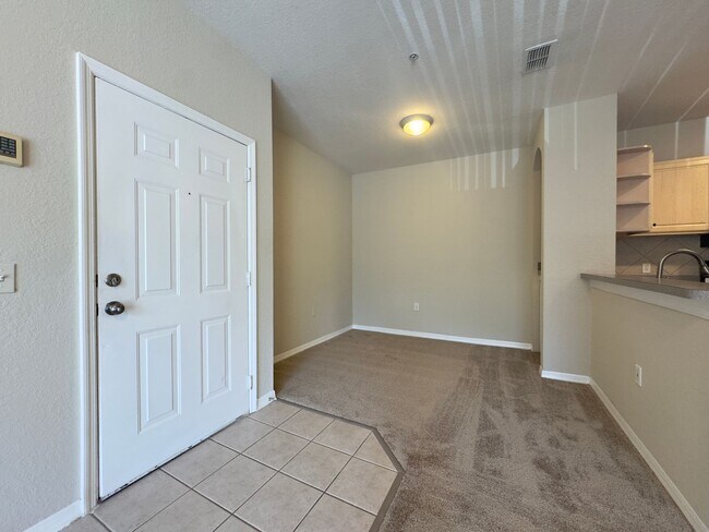 Building Photo - 2BR/1BA Second Floor Condo in Visconti Mai...