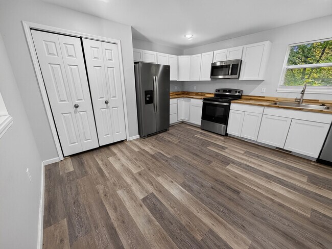 Building Photo - 5316 Godas Cir