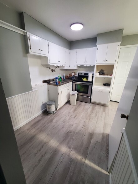 Kitchen - 227 Broad Meadows Blvd