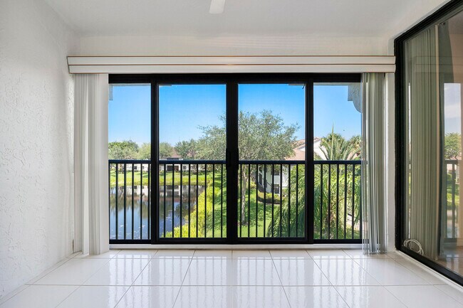 Building Photo - 5153 Floria Dr