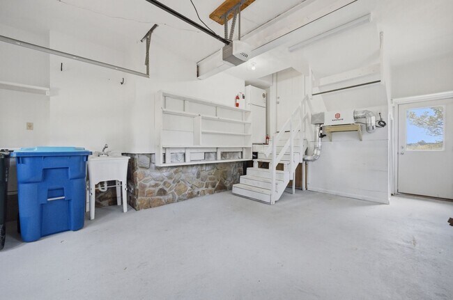 Building Photo - 20B Freeman Dr
