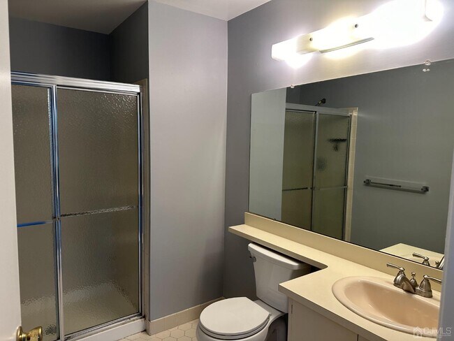 Building Photo - 464 Northam Dr