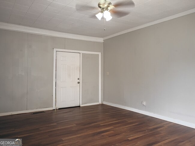 Building Photo - 211 Arnco 6th St