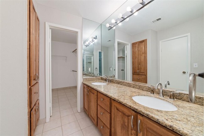 Building Photo - 1116 Bering Dr