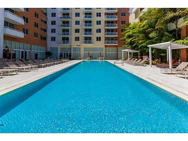 Building Photo - 2775 NE 187th St