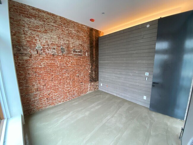 Building Photo - 501 South St