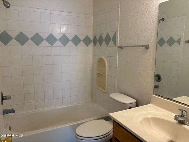 Building Photo - 11812 Kings Arms Ct