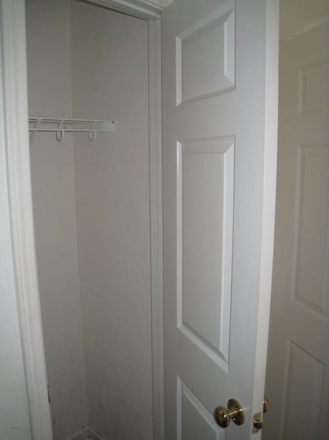 Building Photo - Cozy Condo