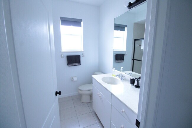 Building Photo - 2957 SW Collings Dr