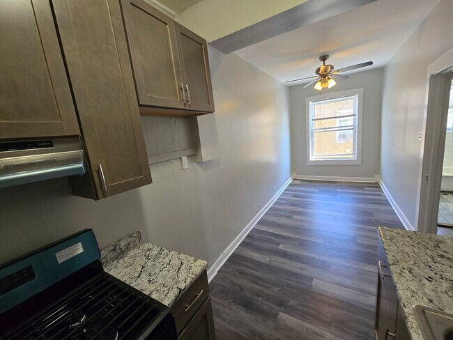Building Photo - 4753 N Monticello Ave