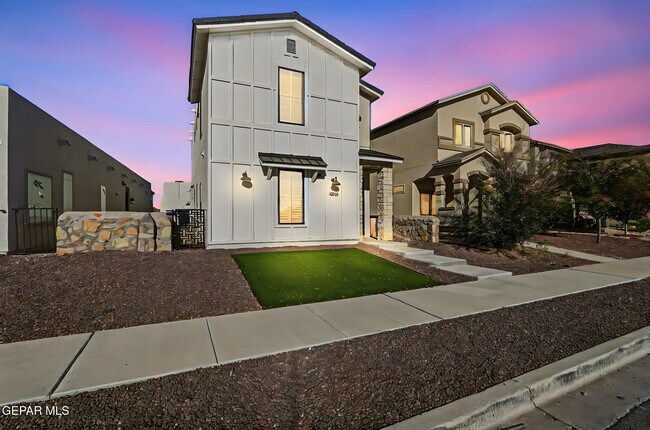 Building Photo - 4512 Mark Avizo