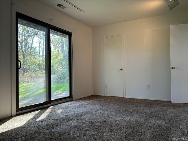 Building Photo - 88 Bailey Ct