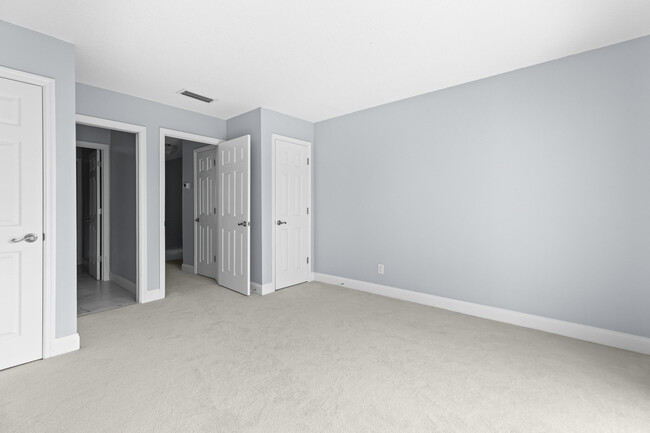 Building Photo - 1300 Seaway Dr